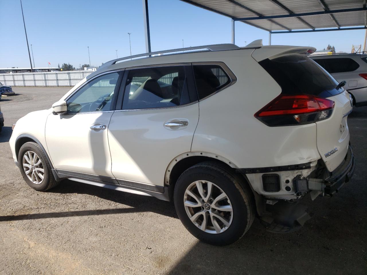 2017 Nissan Rogue - Image 2