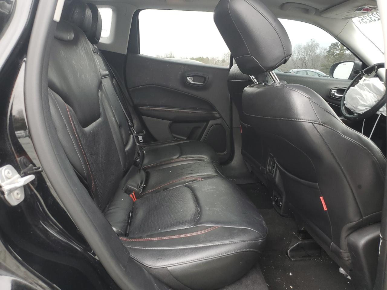 2018 Jeep Compass - Image 11