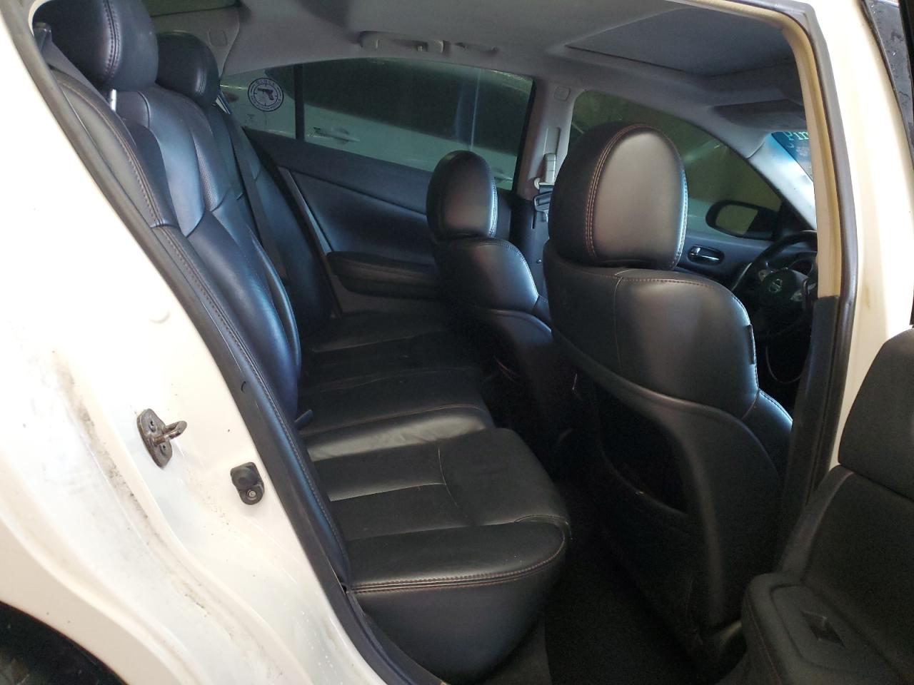 2010 Nissan Maxima - Image 10