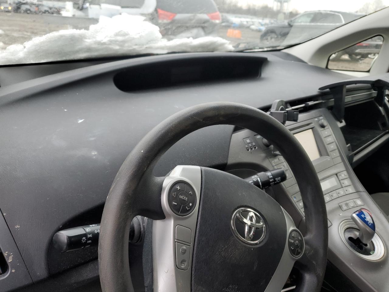 2012 Toyota Prius - Image 9