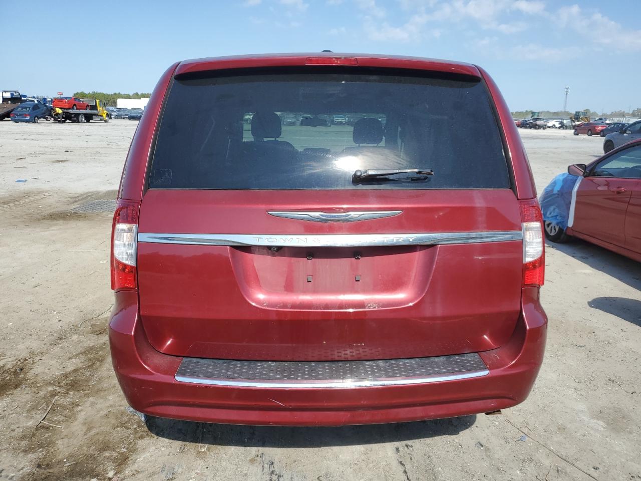 2013 Chrysler Town & Country - Image 6