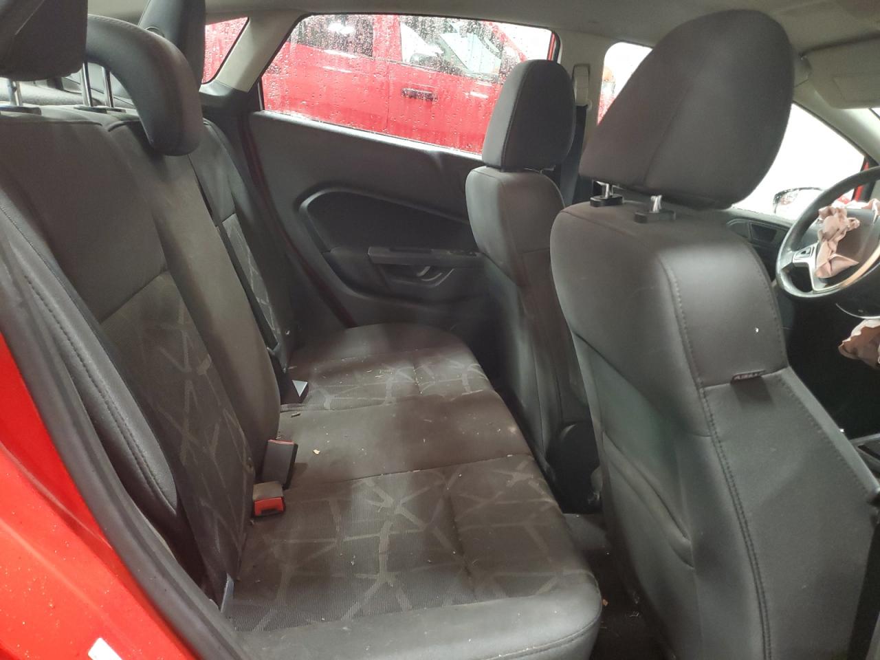 2013 Ford Fiesta - Image 10