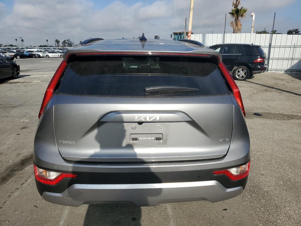 2023 Kia Niro - Image 6