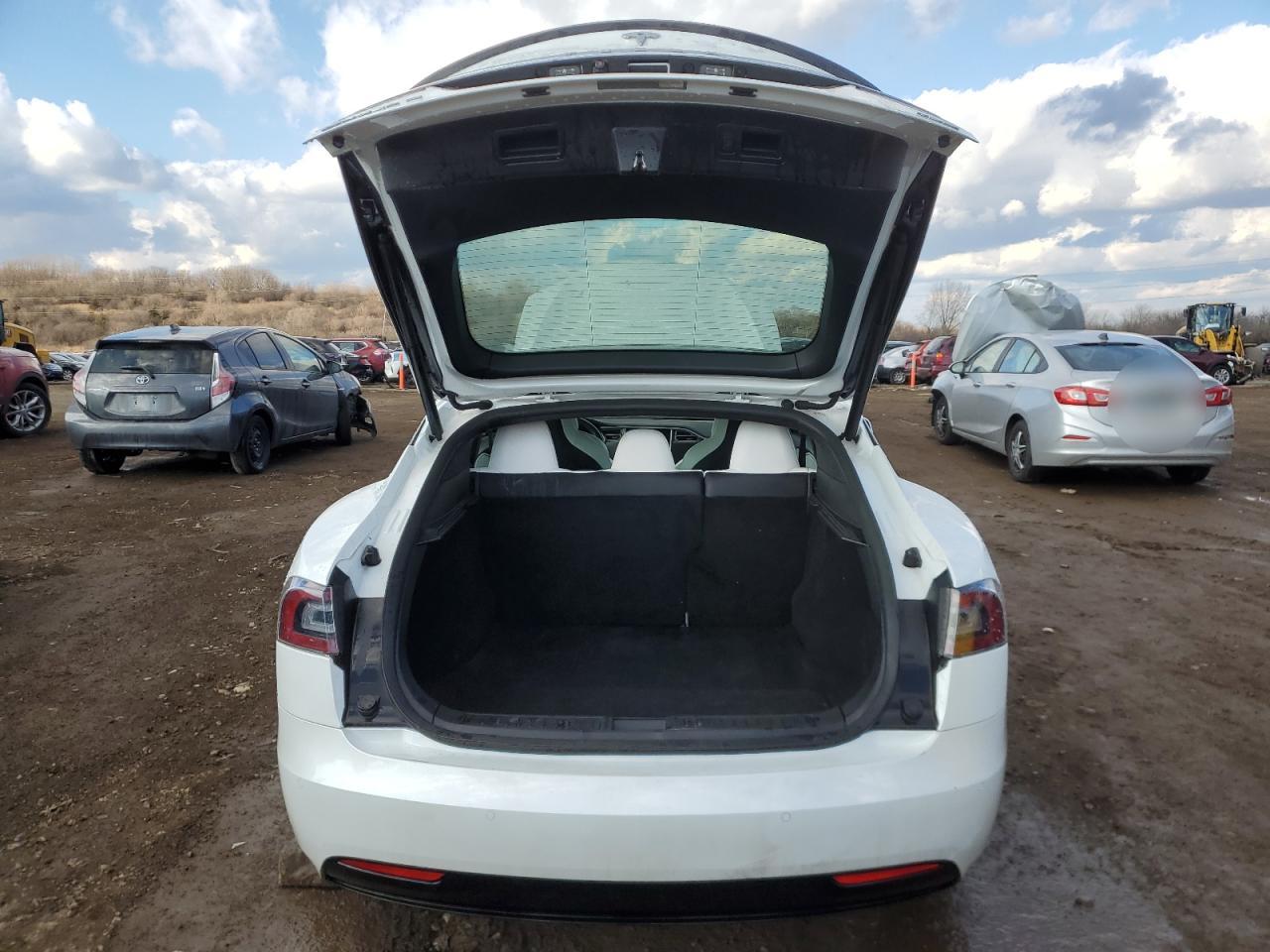 2017 Tesla Model S VIN: 5YJSA1E26HF212985 Lot: 46702705