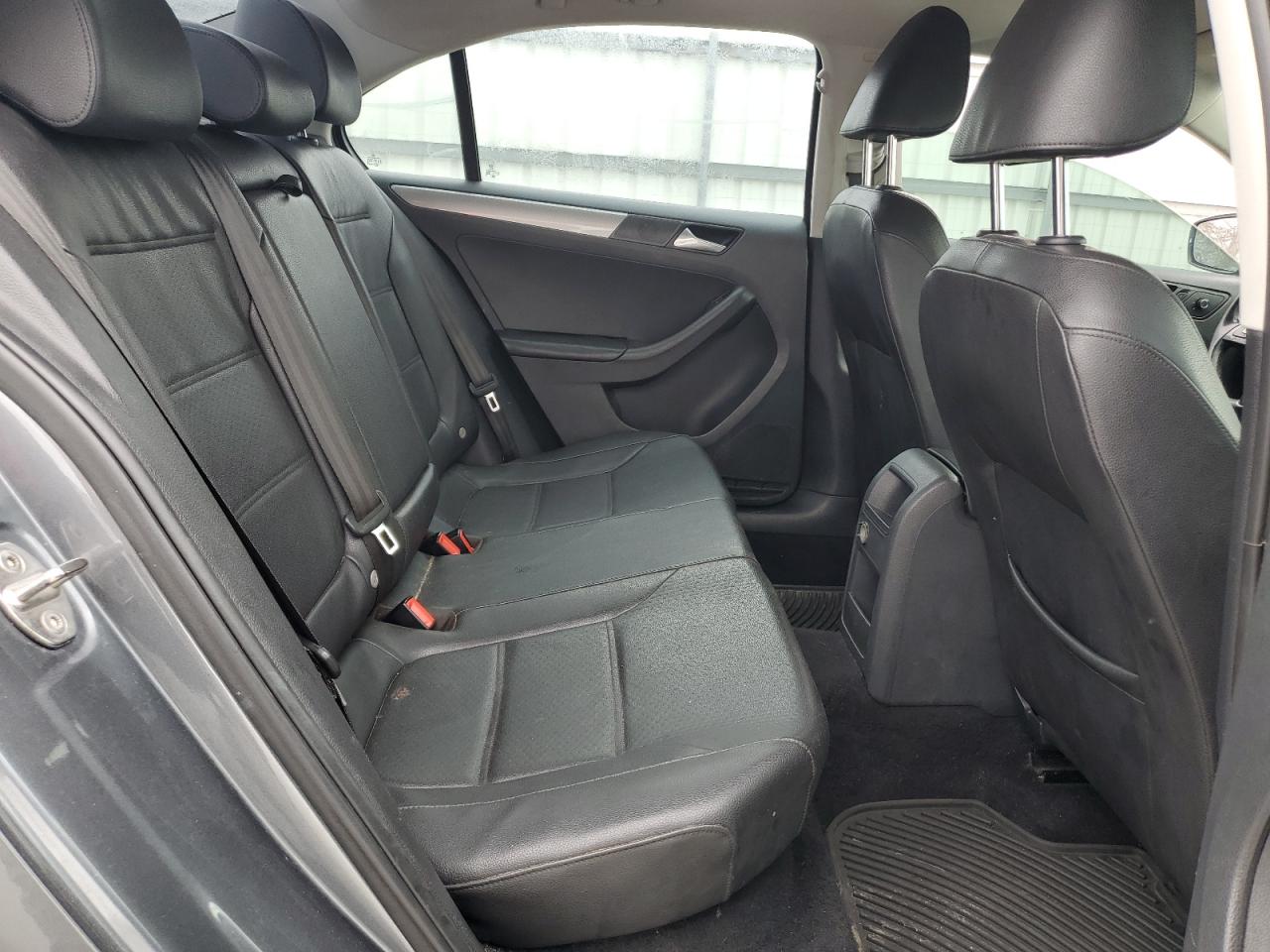 2016 Volkswagen Jetta - Image 10