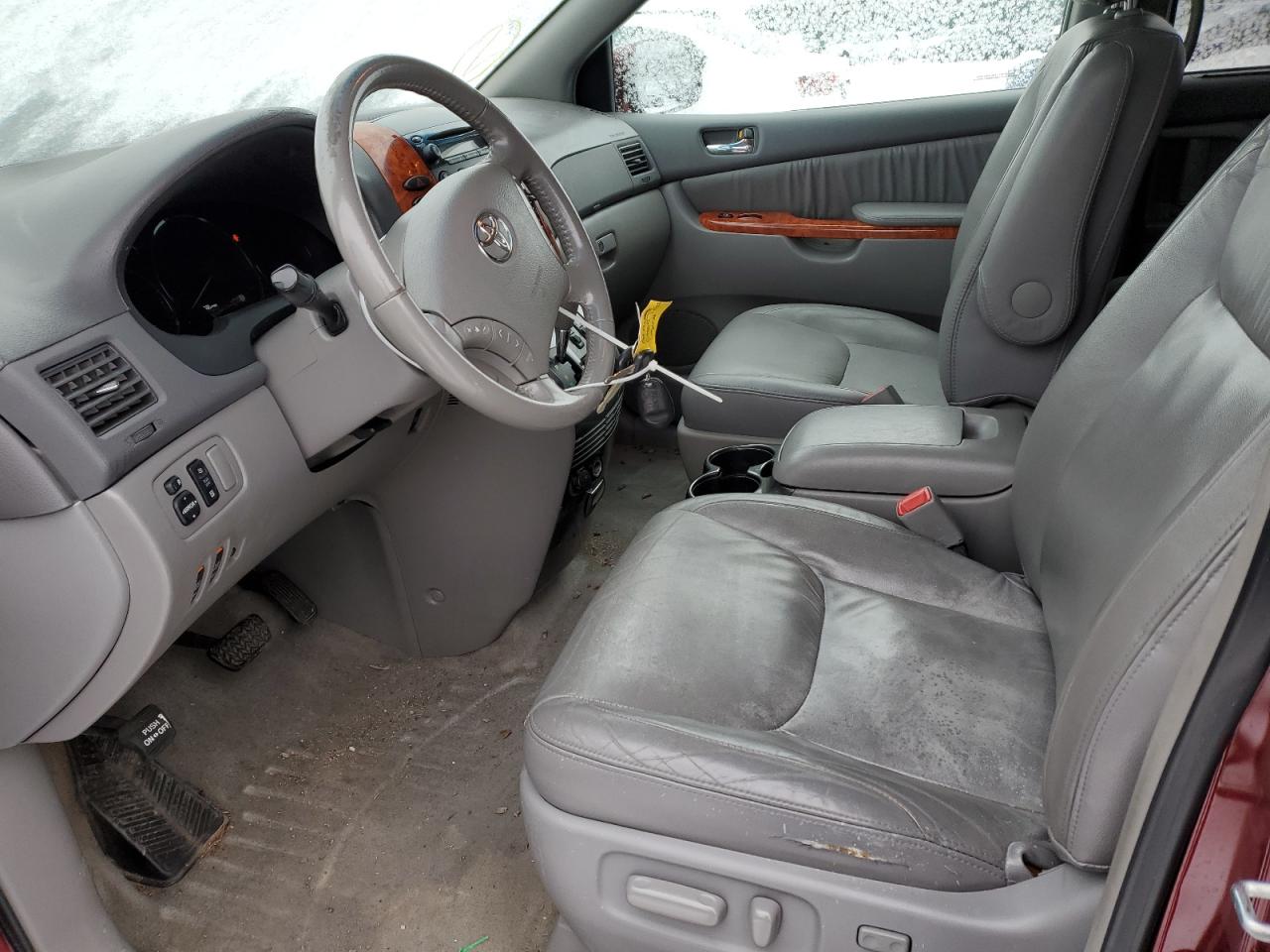 2008 Toyota Sienna - Image 7