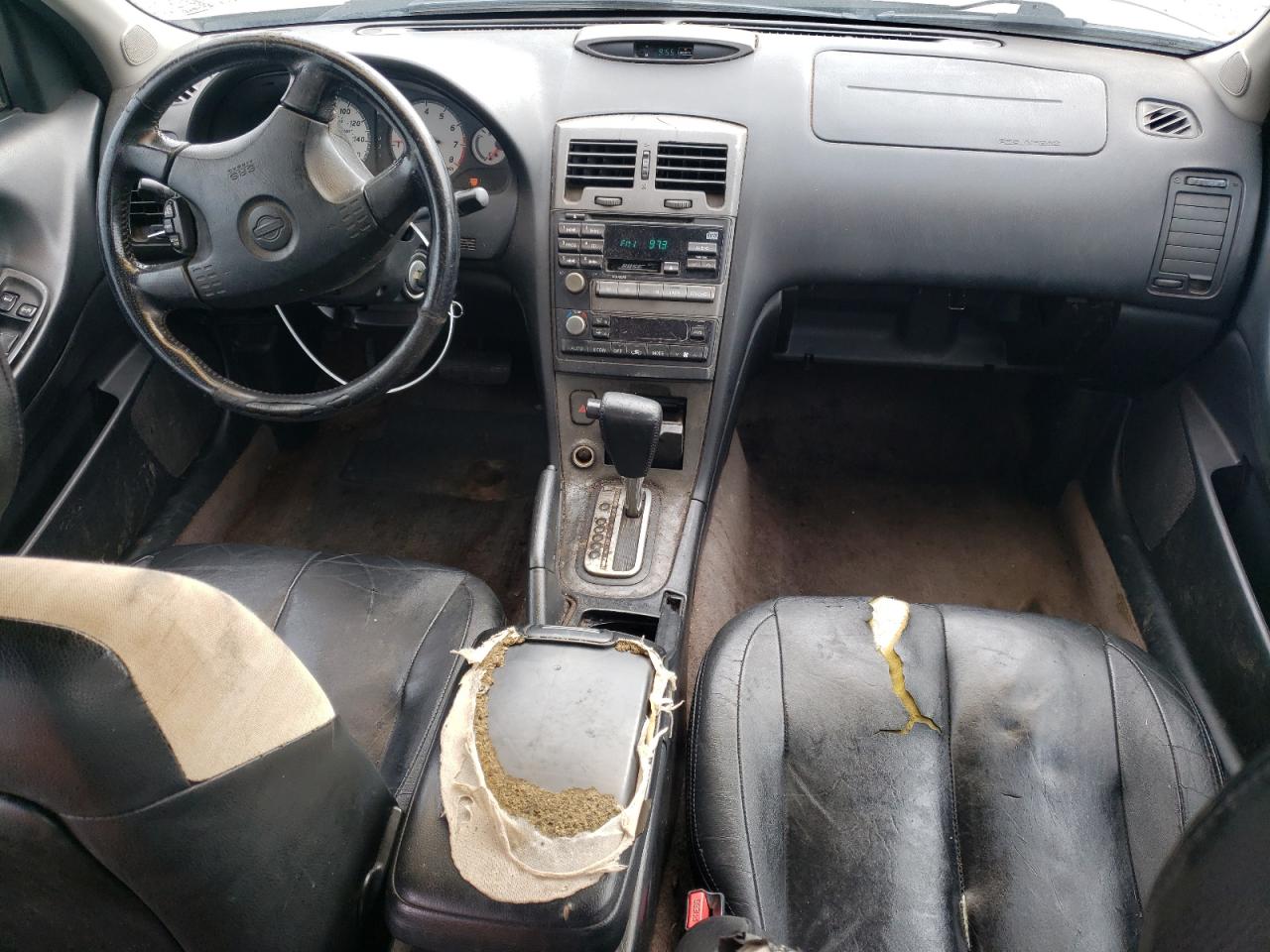 2000 Nissan Maxima - Image 8
