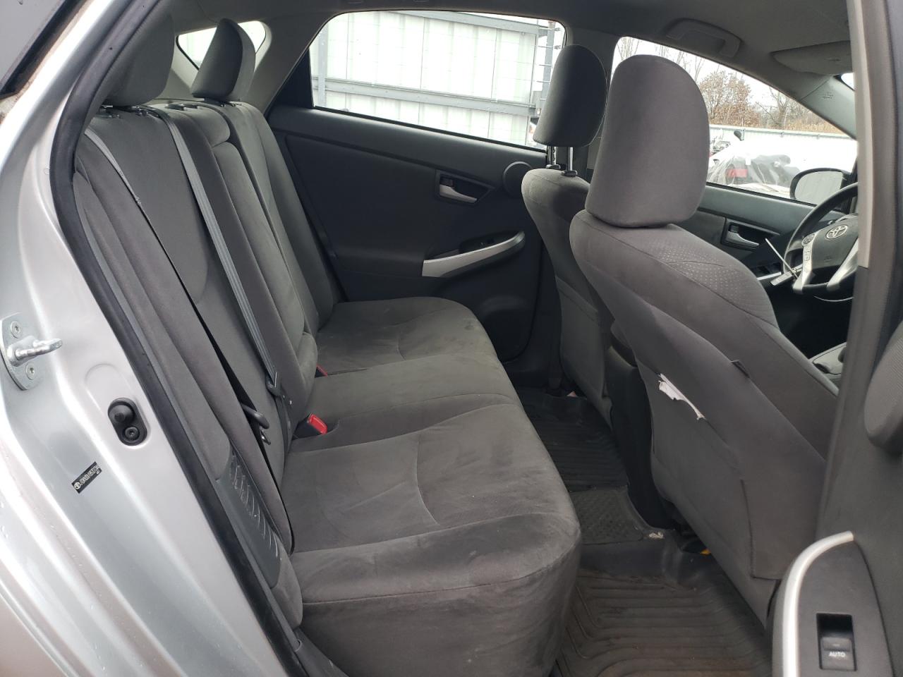 2011 Toyota Prius - Image 10