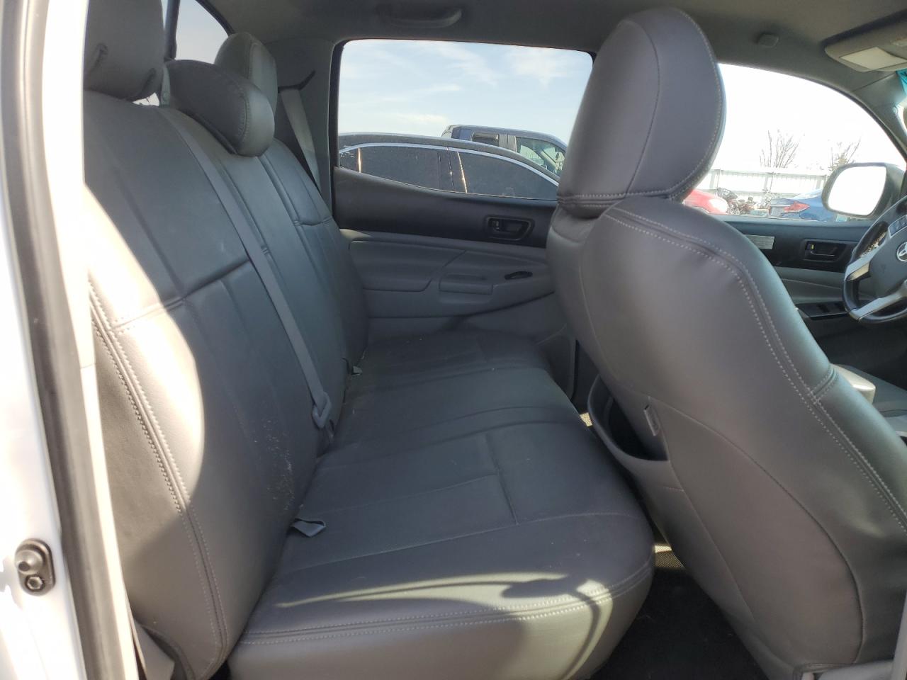 2012 Toyota Tacoma - Image 10