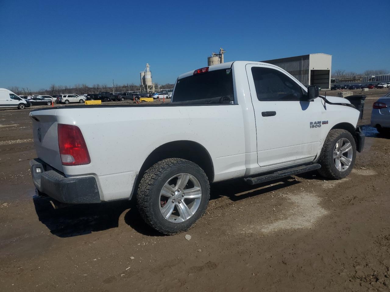 2016 RAM 1500 - Image 3