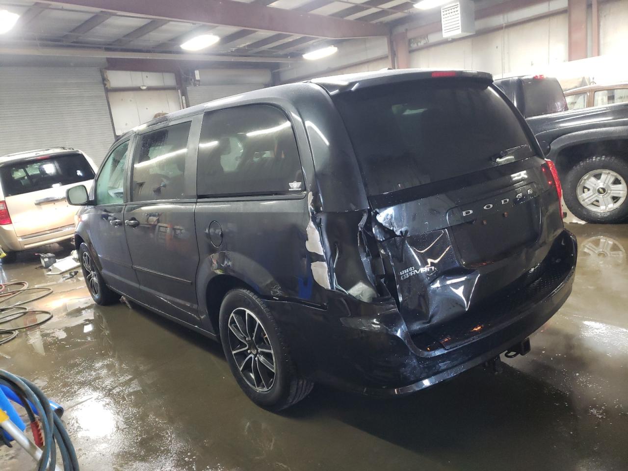 2017 Dodge Caravan - Image 2