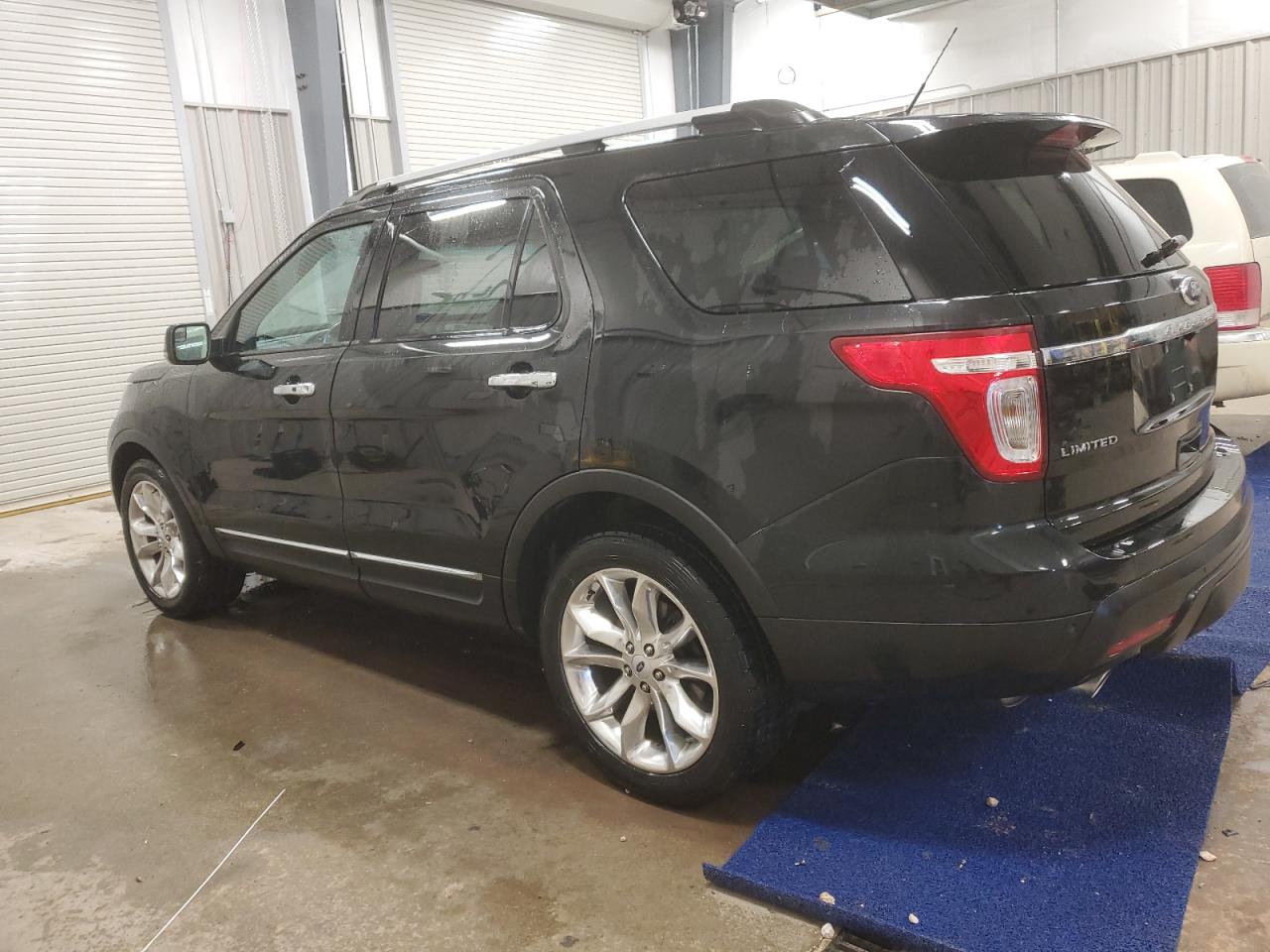 2013 Ford Explorer - Image 2