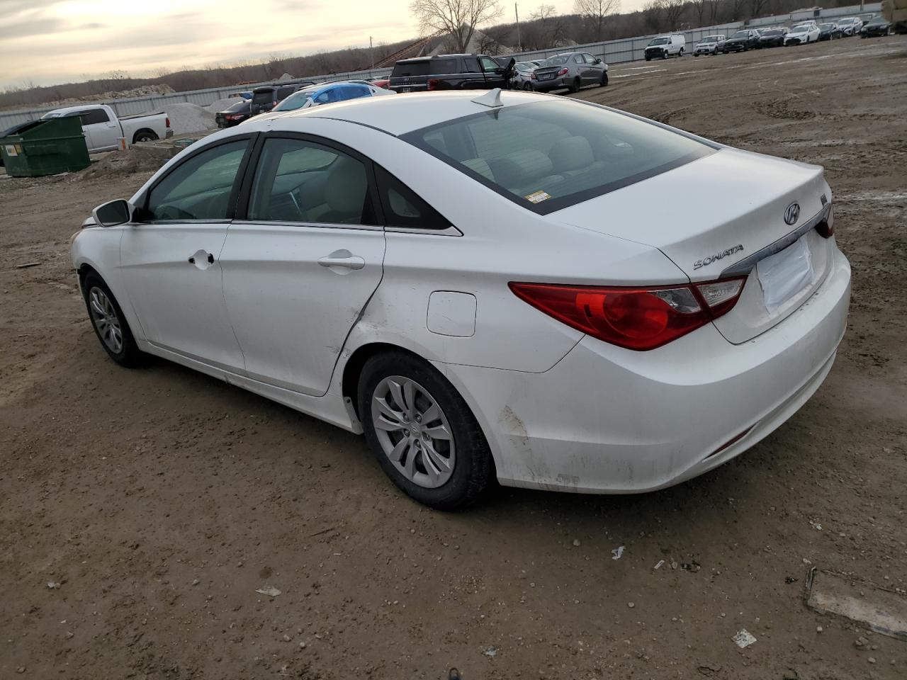 2011 Hyundai Sonata - Image 2