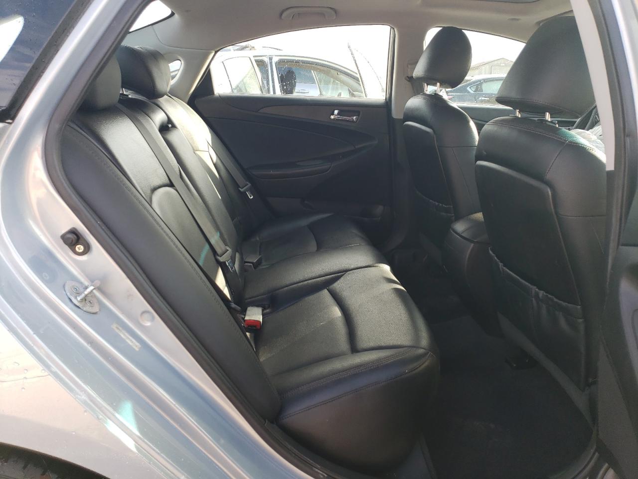 2011 Hyundai Sonata - Image 10