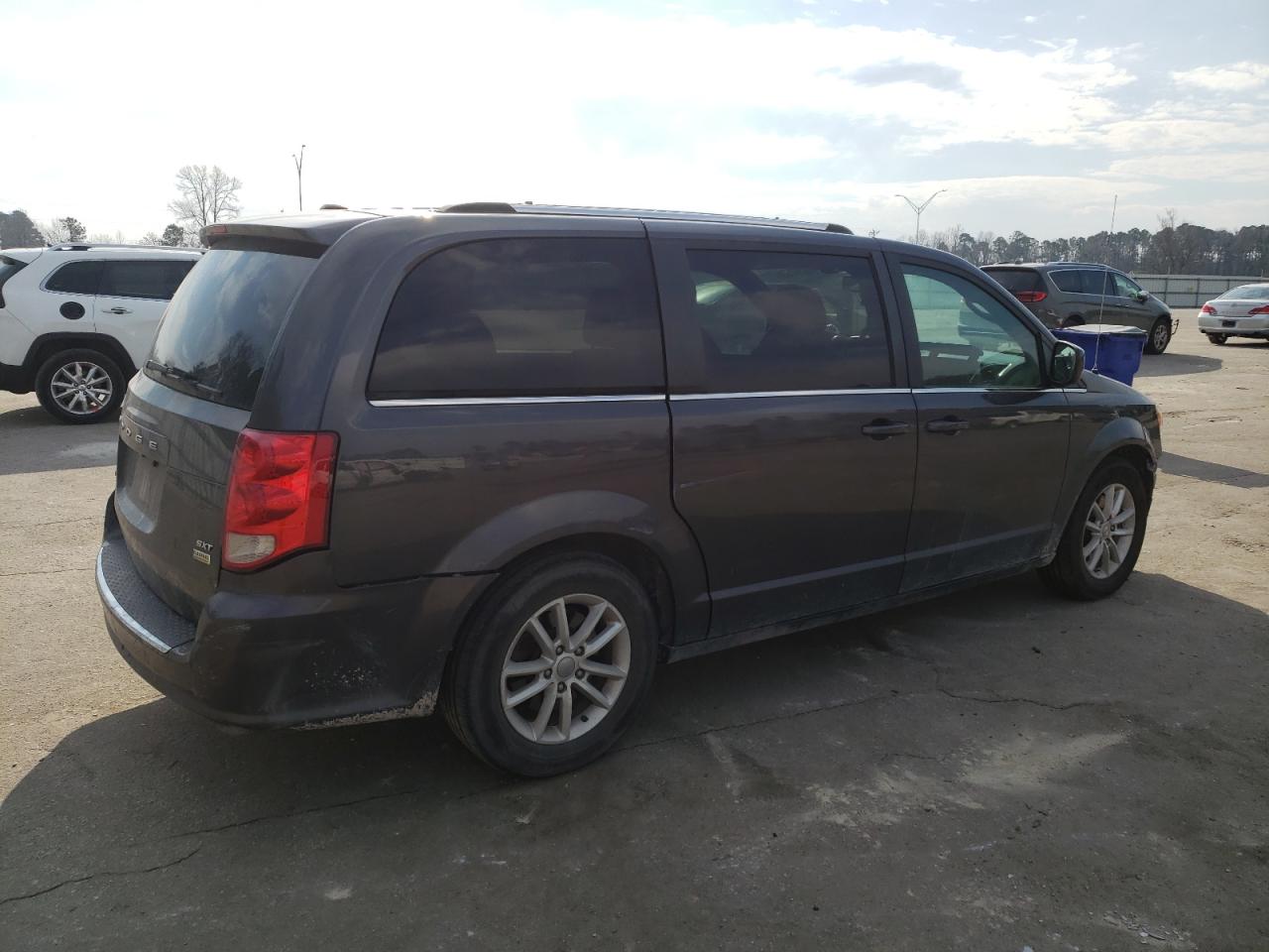 2018 Dodge Caravan - Image 3