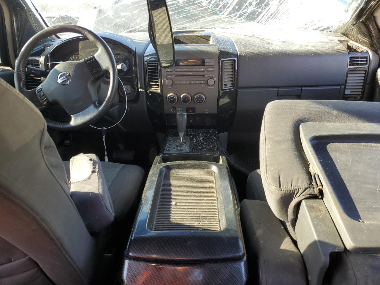 2005 Nissan Titan - Image 8