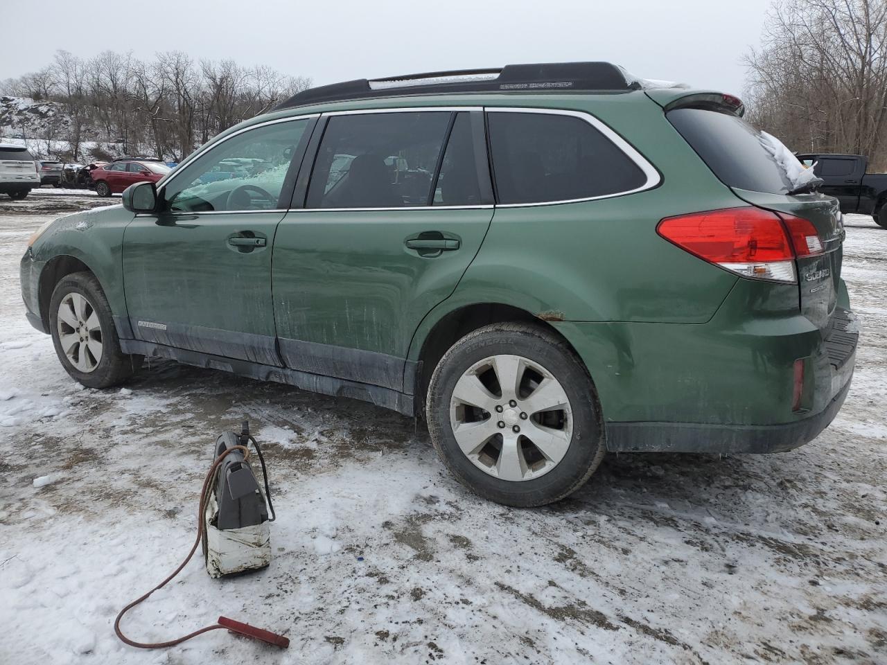 2010 Subaru Outback - Image 2