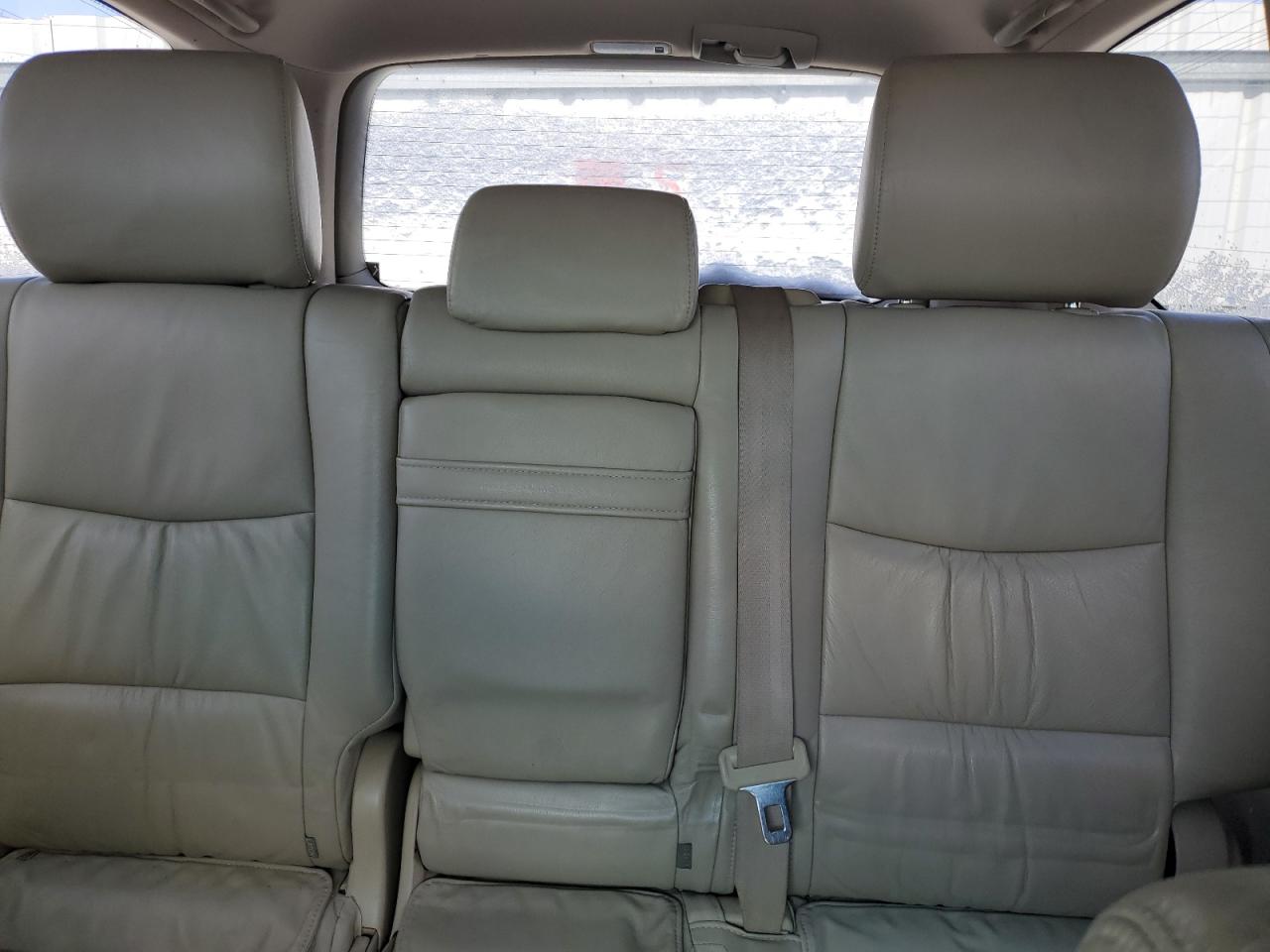2004 Lexus GX - Image 10