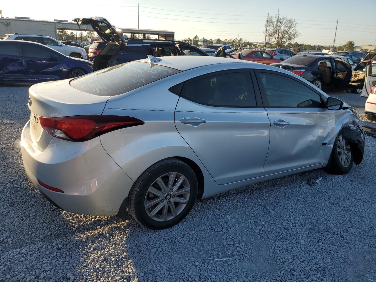 2015 Hyundai Elantra - Image 3