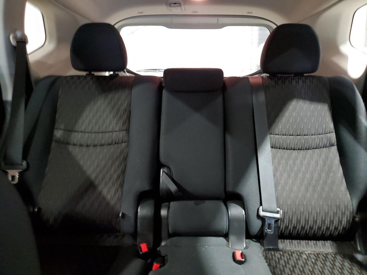 2017 Nissan Rogue - Image 10