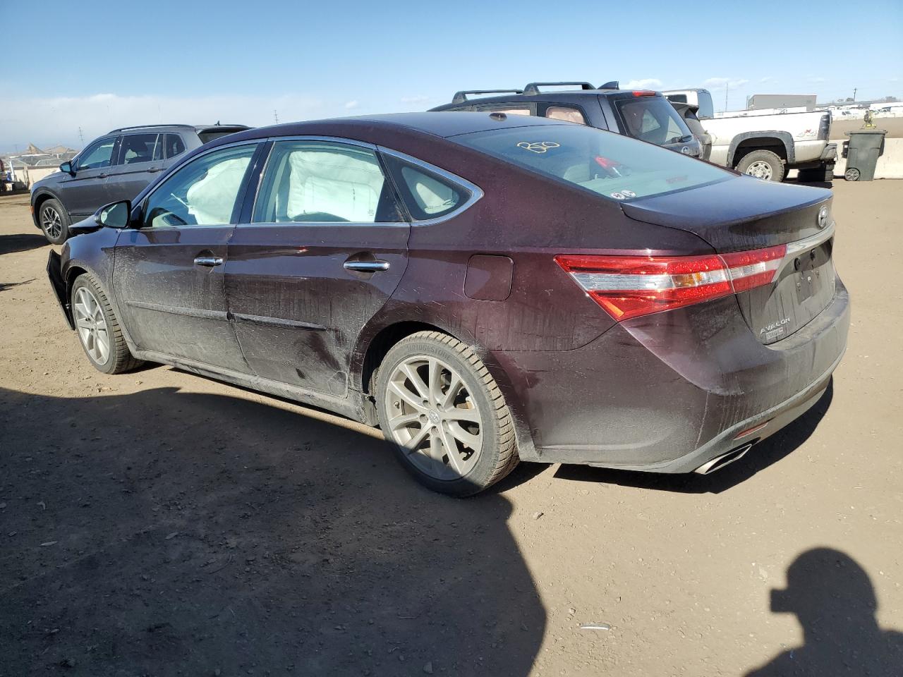 2015 Toyota Avalon - Image 2