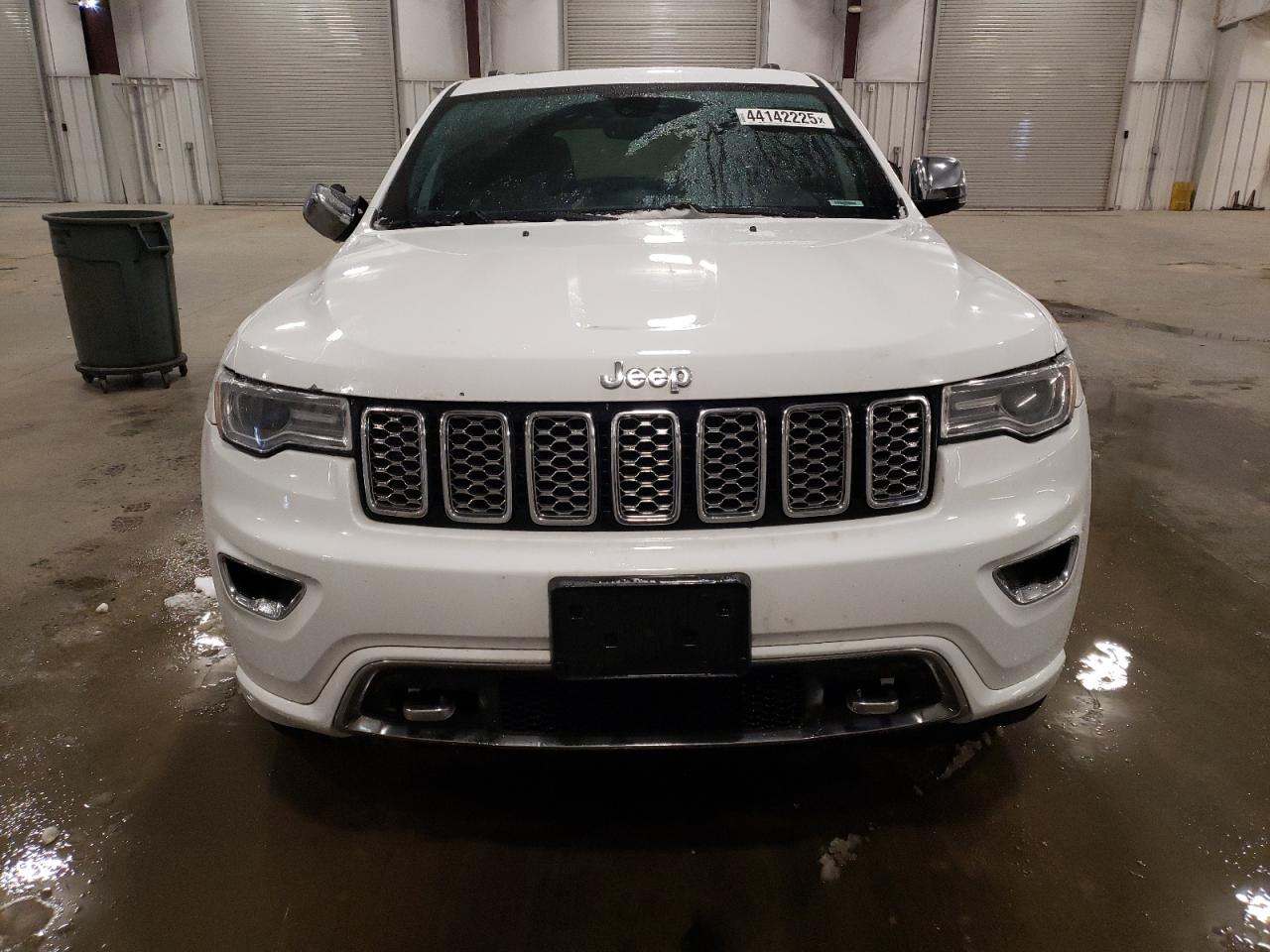 2017 Jeep Grand Cherokee - Image 5