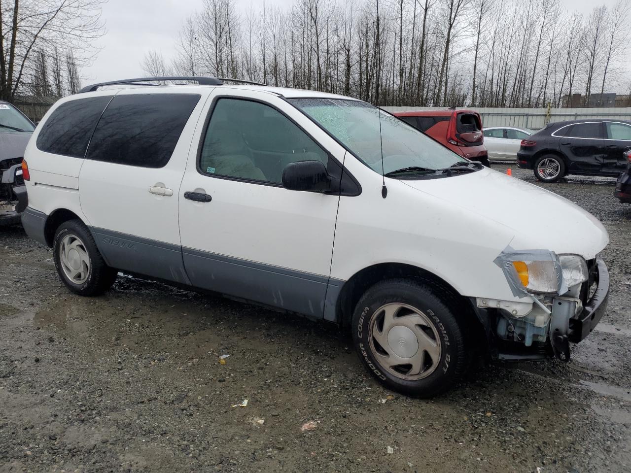 2000 Toyota Sienna - Image 4