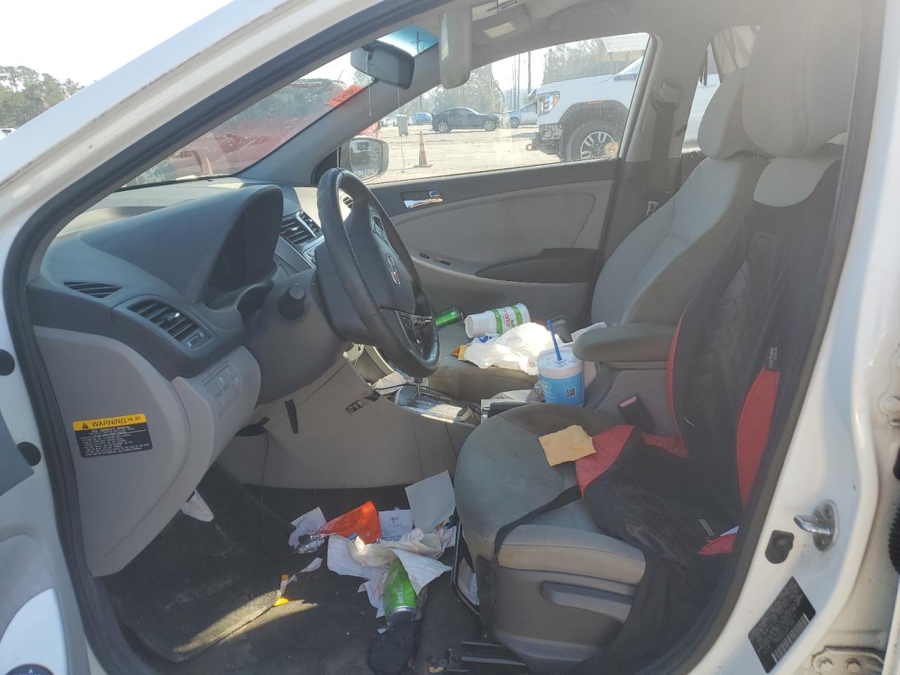 2013 Hyundai Accent - Image 7