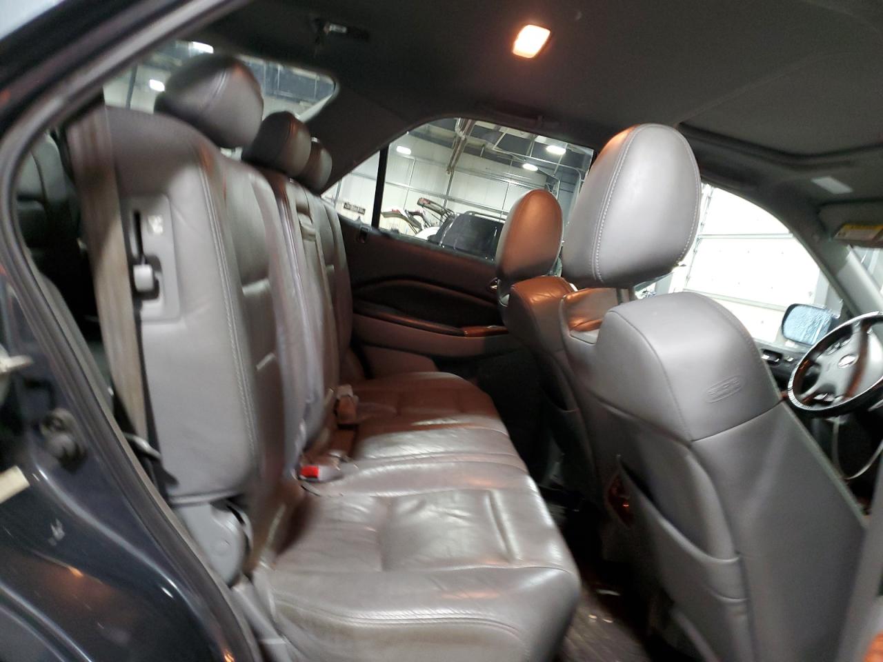 2004 Acura MDX - Image 11