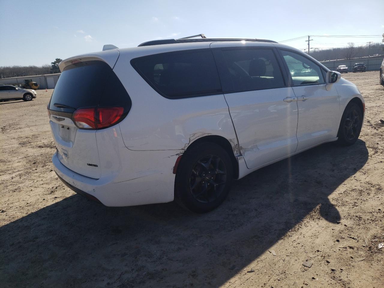 2020 Chrysler Pacifica - Image 3