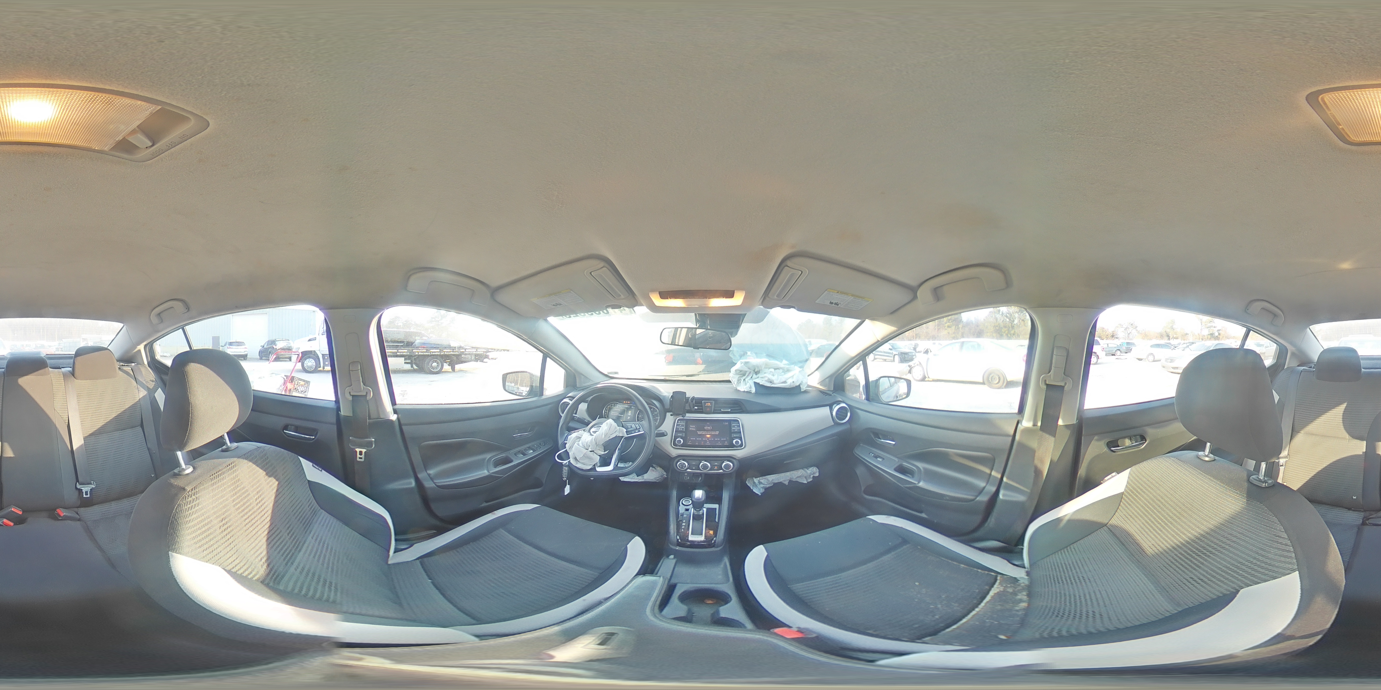 2020 Nissan Versa - Image 13