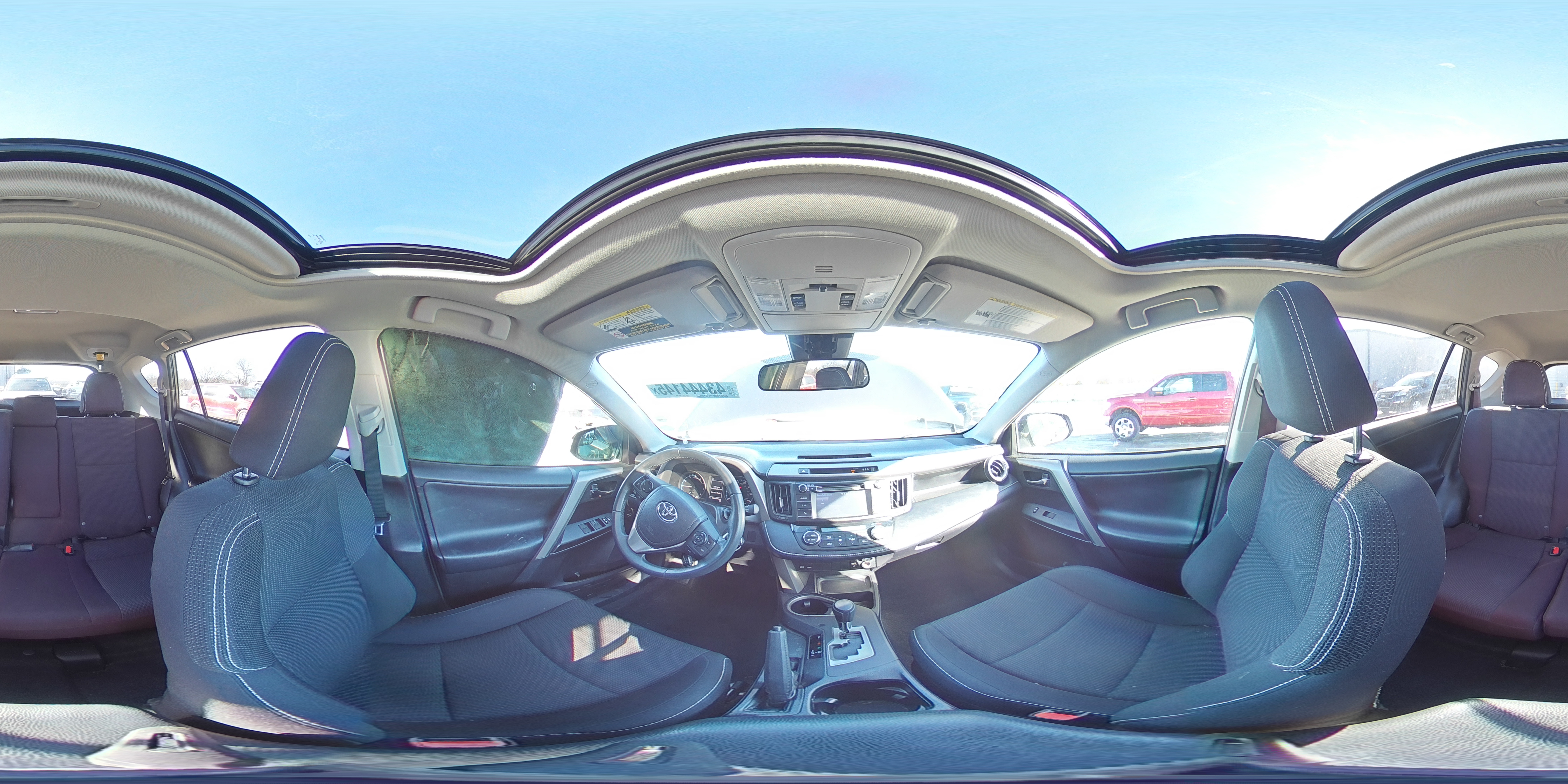 2018 Toyota RAV 4 - Image 15