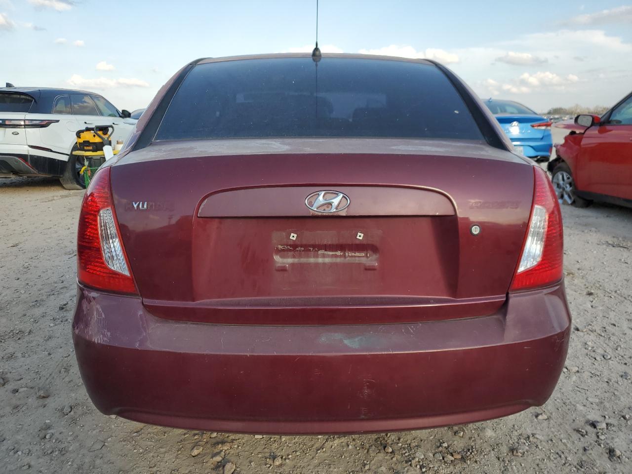 2008 Hyundai Accent - Image 6
