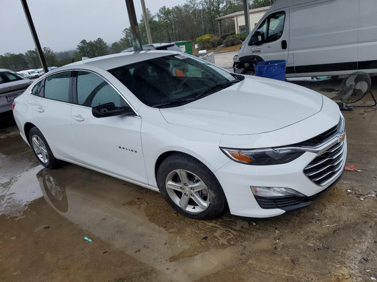 2023 Chevrolet Malibu - Image 4