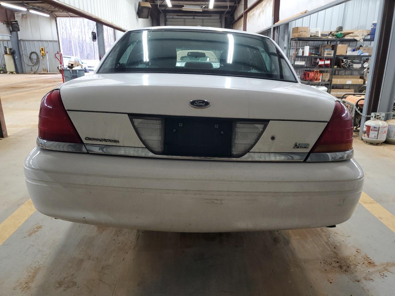 2011 Ford Crown Victoria - Image 6