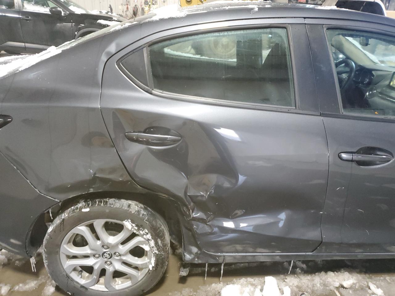 2017 Toyota Yaris - Image 10