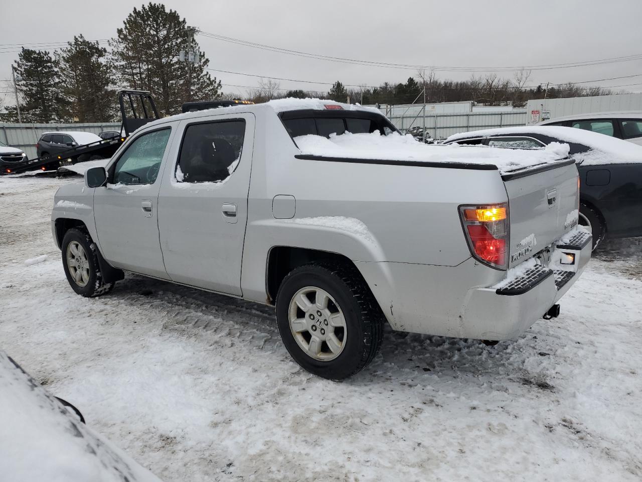 2007 Honda Ridgeline - Image 2