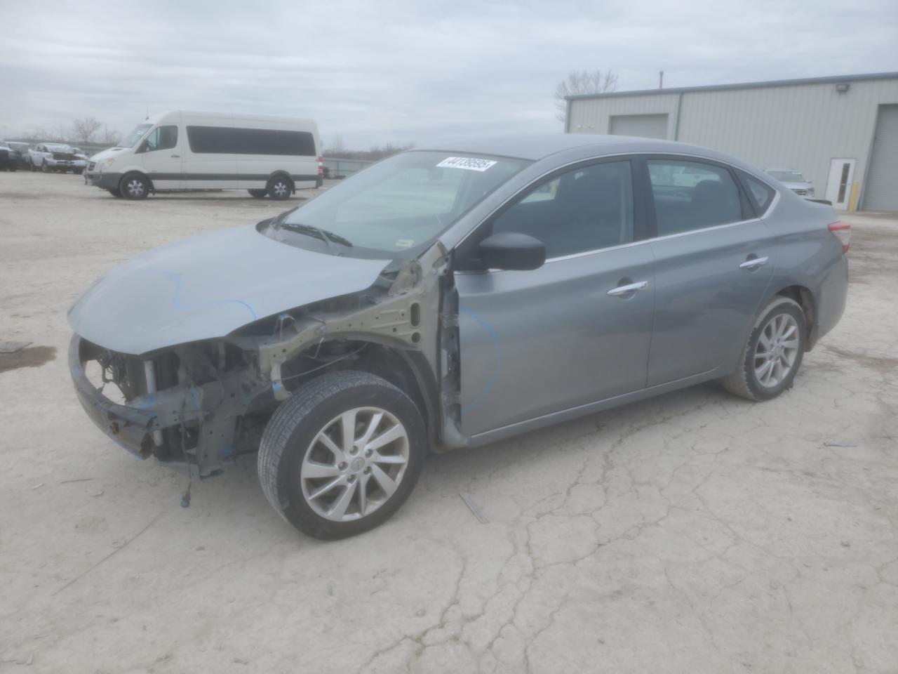 2013 Nissan Sentra S იყიდება Kansas City-ში, KS - Front End