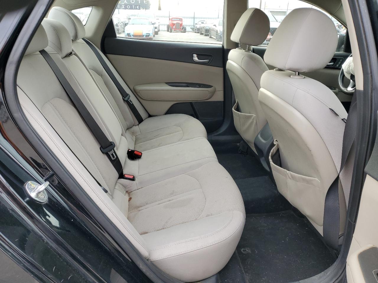 2017 Kia Optima - Image 10