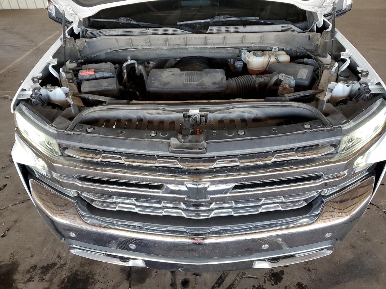2020 Chevrolet Silverado - Image 11