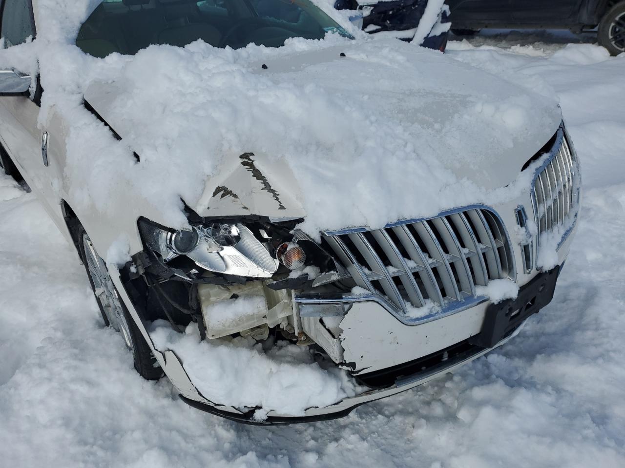 2012 Lincoln MKZ - Image 11