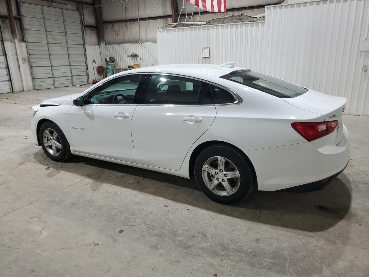 2023 Chevrolet Malibu - Image 2