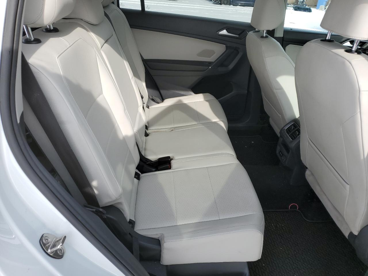 2018 Volkswagen Tiguan - Image 11