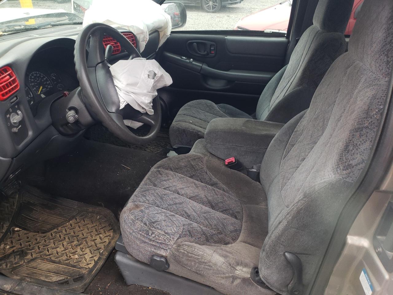 2000 GMC Sonoma - Image 7