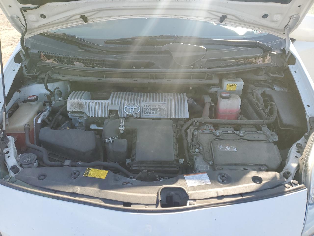 2015 Toyota Prius - Image 12