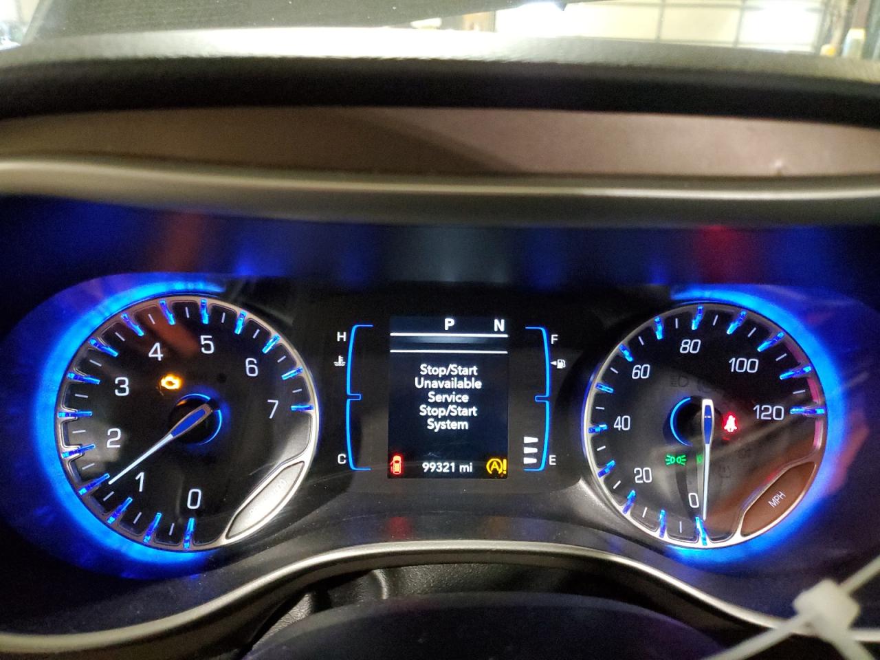2018 Chrysler Pacifica - Image 9