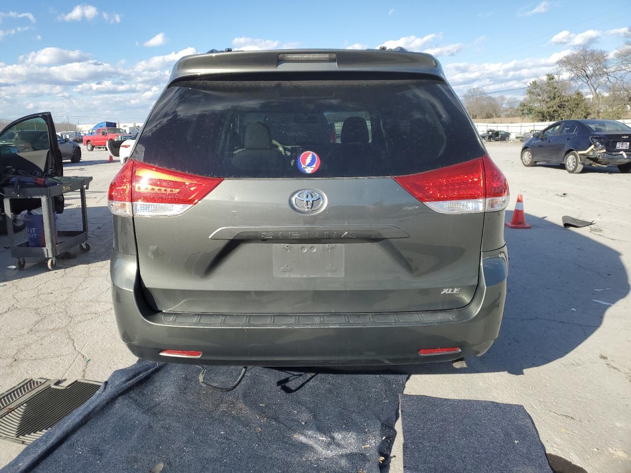 2014 Toyota Sienna - Image 6