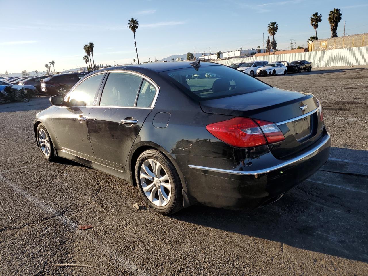 2013 Hyundai Genesis - Image 2