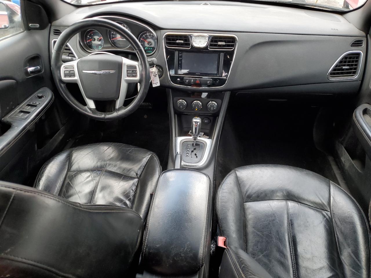 2013 Chrysler 200 - Image 8