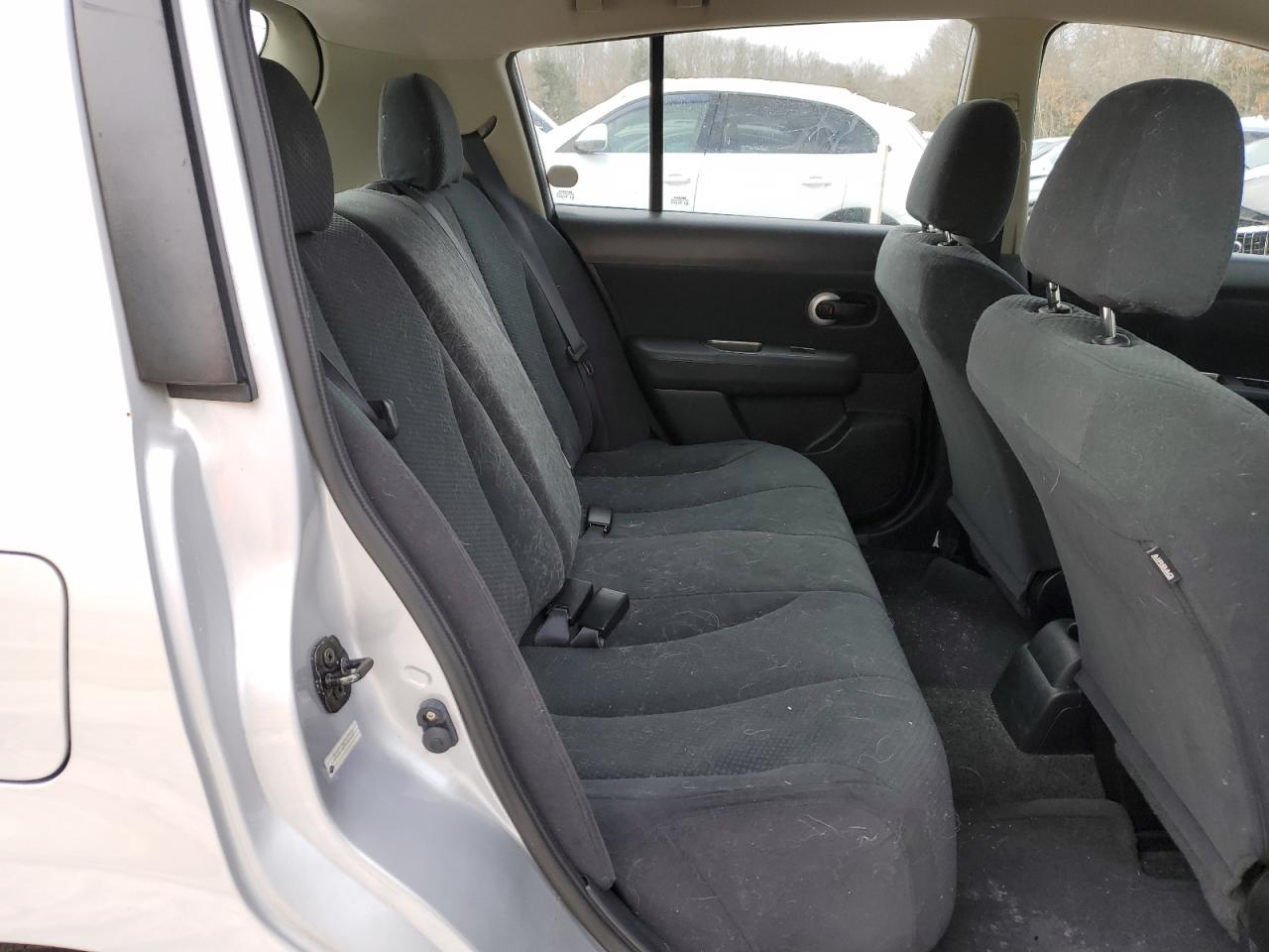 2012 Nissan Versa - Image 10